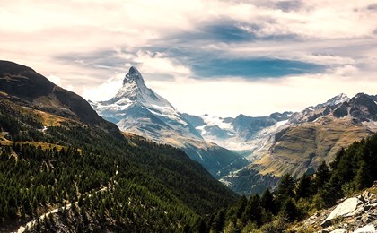 Vivre et travailler en Valais I Guide digital ! 