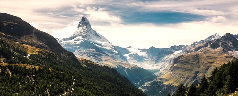 Vivre et travailler en Valais I Guide digital ! 